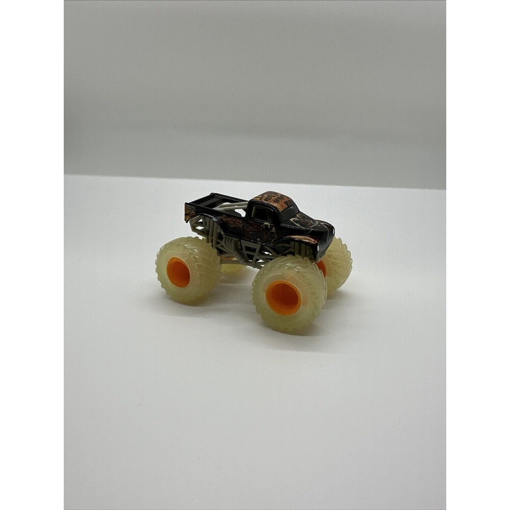 Hot Wheels Monster Jam Captains Curse Monster Truck Die-Cast Vehicle 1:64 Scale